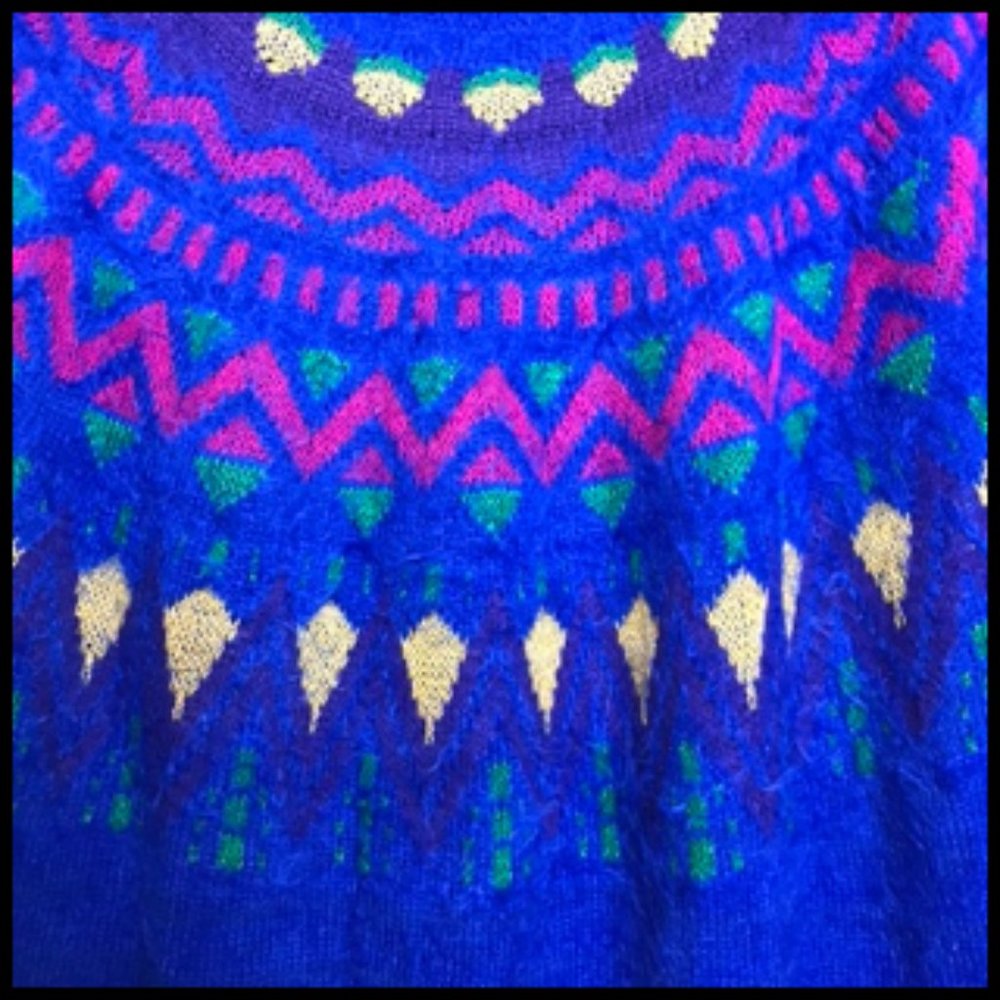NEW!  Soft Fluffy Royal Blue Fair Isle Sweater  XL - Picture 2 of 8